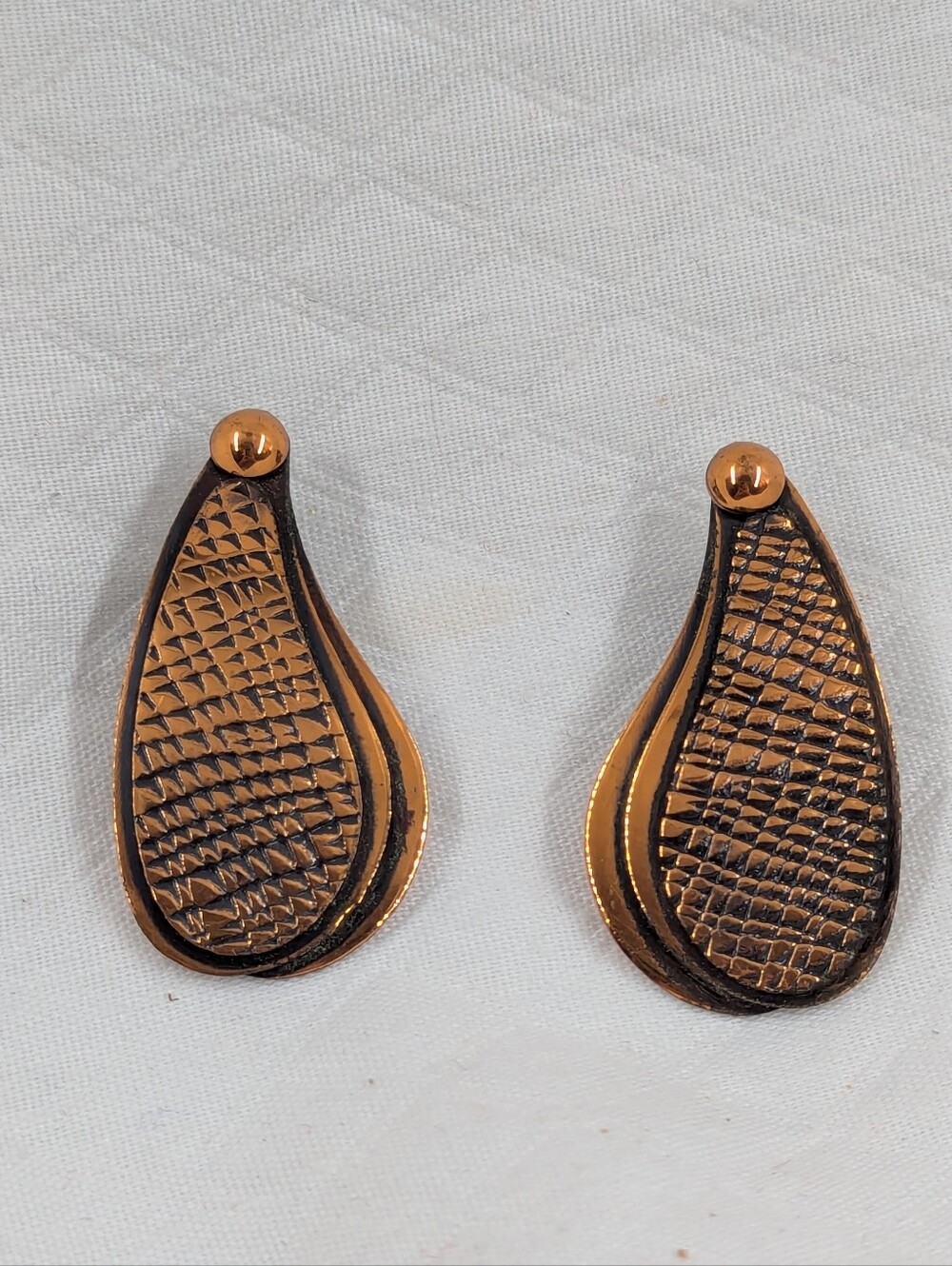 Textured Toledo Teardrop Copper Vintage Clip Earrings